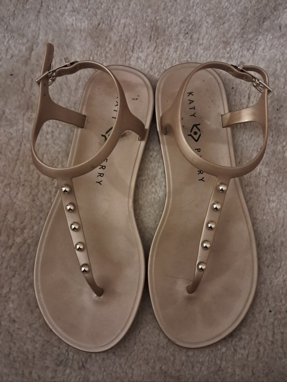 Katy Perry Jelly Flat Sandals Women's 7 Pearl Embelished Studded T-Strap Summer